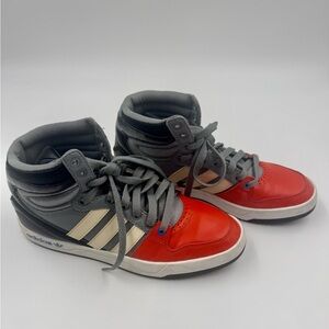 Men’s Adidas Court Attitude athletic sneakers in size 8